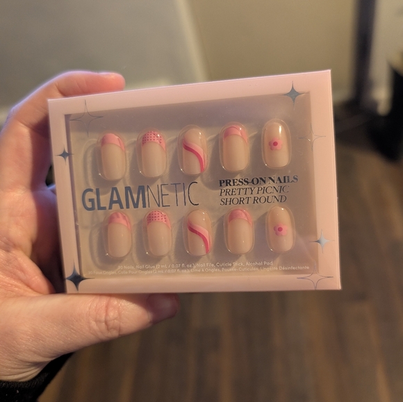 GLAMNETIC NAILS - PRETTY PICNIC - Picture 7 of 8